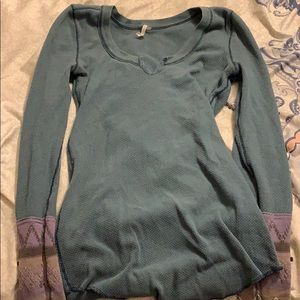 Blue long sleeve free people waffle top